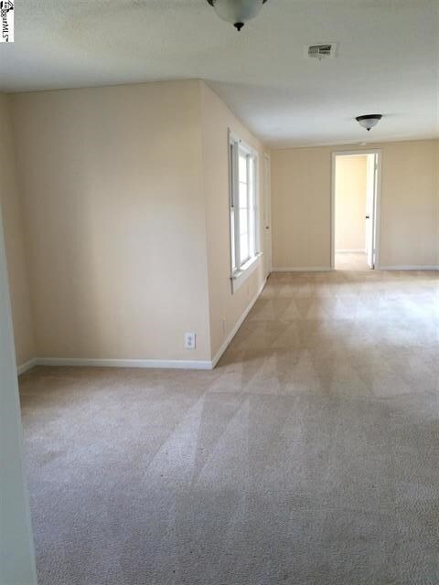 10 W Beattie St, Liberty, SC 29657 - photo 3