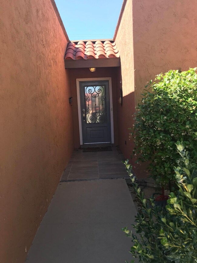 10416 Ashwood Dr, El Paso, TX 79935 - photo 3