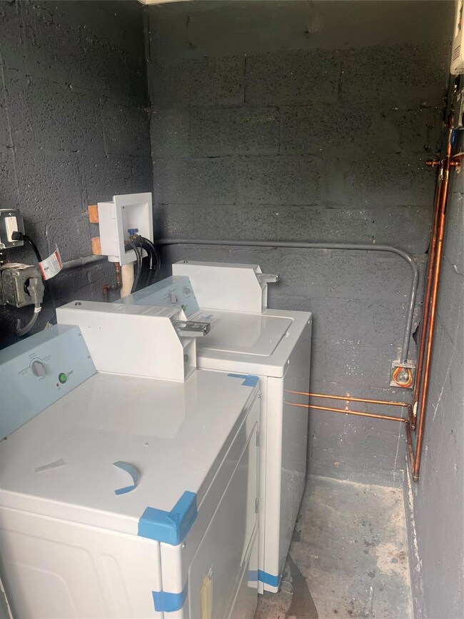 612 NW 6th Ct unit 1, Hallandale Beach, FL 33009 - photo 3