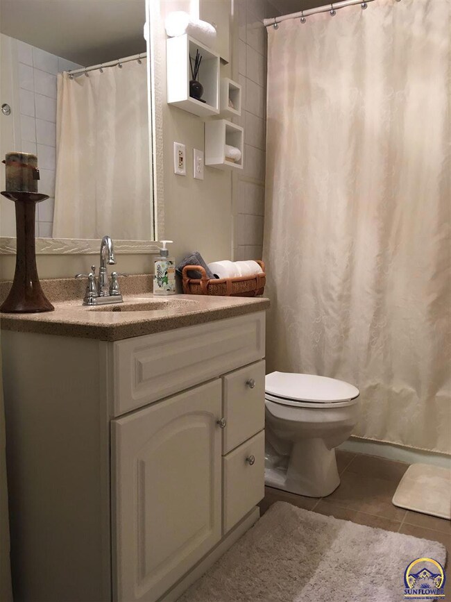 3724 SW 34th St, Topeka, KS 66614 - photo 6