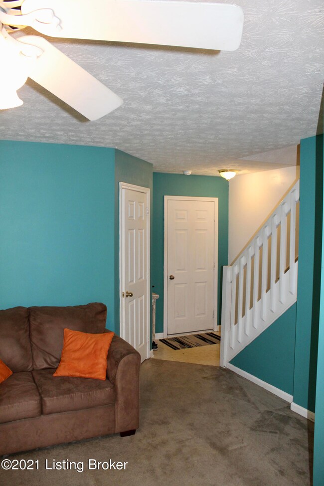 8341 Grand Trevi Dr unit 6002, Louisville, KY 40228 - photo 3