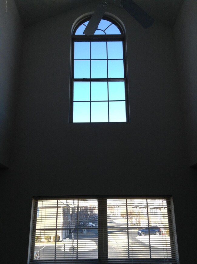 7820 Grand Cascade Dr unit 2601, Louisville, KY 40228 - photo 2