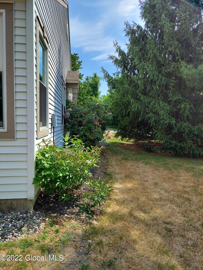 1 Meridian Ct, Troy, NY 12182 - photo 3