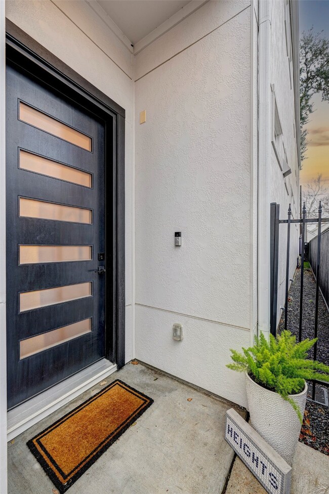 618 E 26th St, Houston, TX 77008 - photo 3