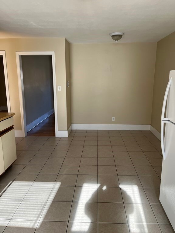 109 Hampshire Rd unit 2, Methuen, MA 01844 - photo 4