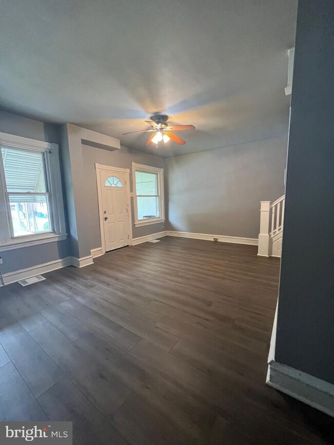 213 Hamilton Ave, Darby, PA 19023 - photo 6