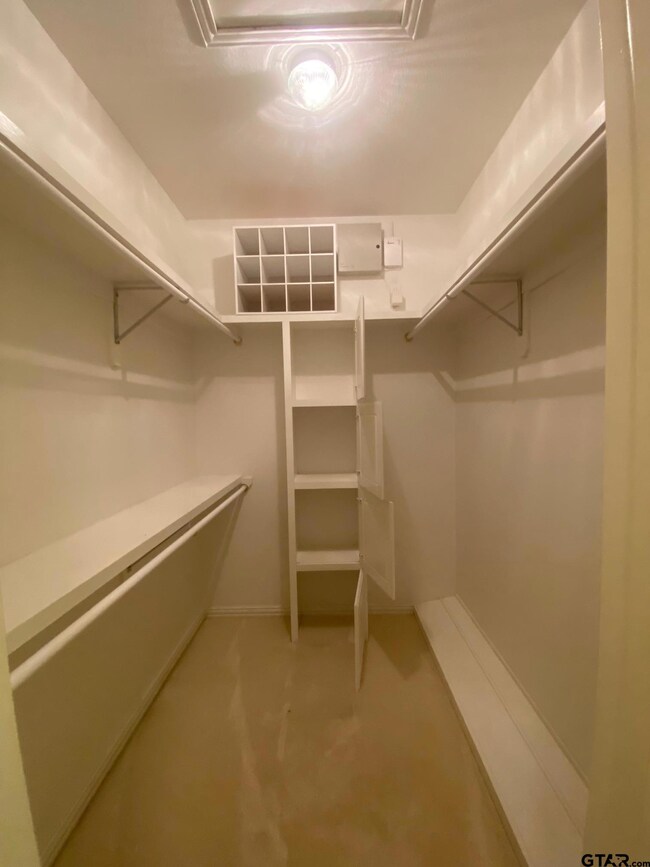 1317 1317 Spring Branch Dr, Tyler, TX 75703 - photo 4