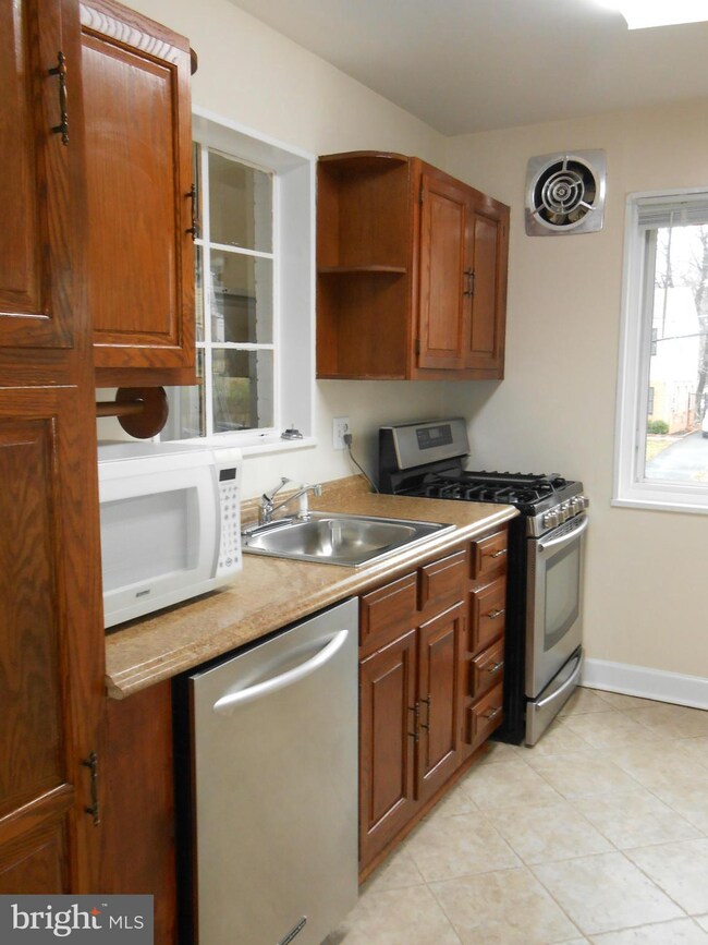 2300 Glendale Terrace, Alexandria, VA 22303 - photo 5