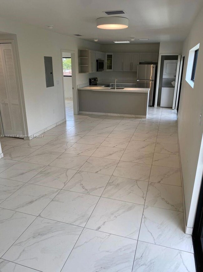 836 SW 2nd St unit 201, Miami, FL 33130 - photo 6