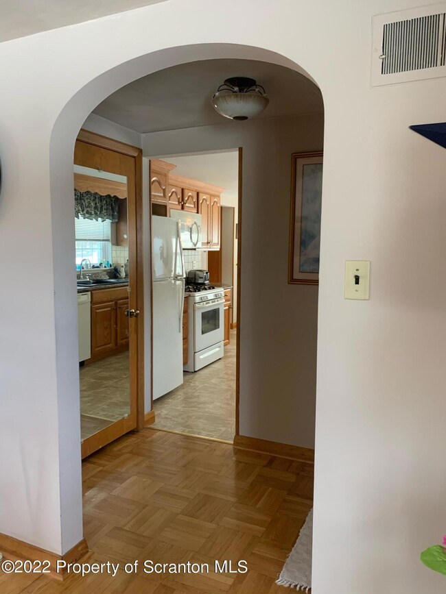 1030 Buttermilk Rd, Dalton, PA 18414 - photo 6