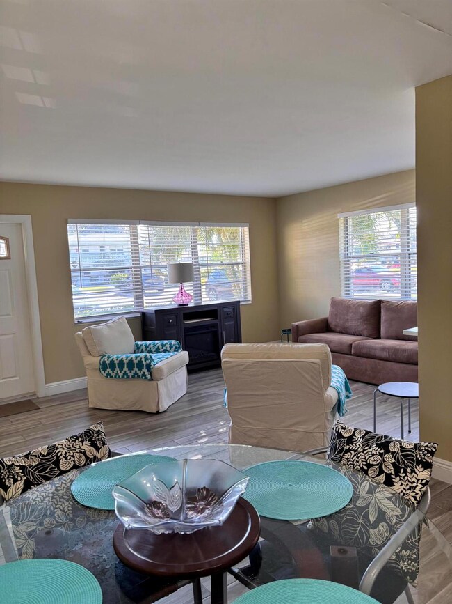 197 Sussex K unit 197, West Palm Beach, FL 33417 - photo 7