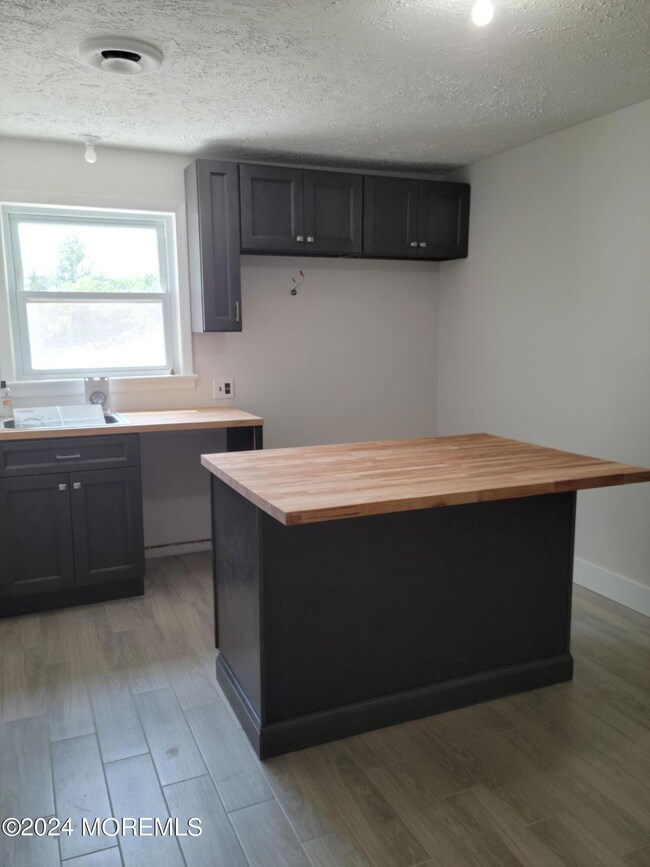 Kitchen - 6 Main Street, Eatontown