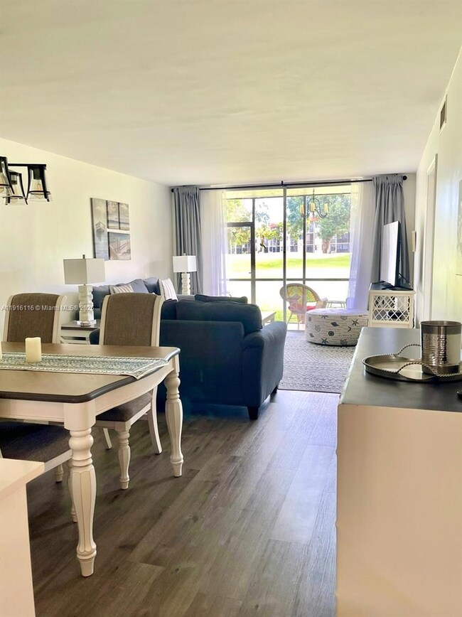 Hollybrook Golf and Tennis Club unit 103, Pembroke Pines, FL 33025 - photo 6