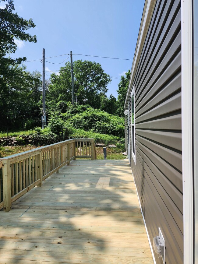 65 Leavitt Rd unit 13, Pittsfield, NH 03263 - photo 4