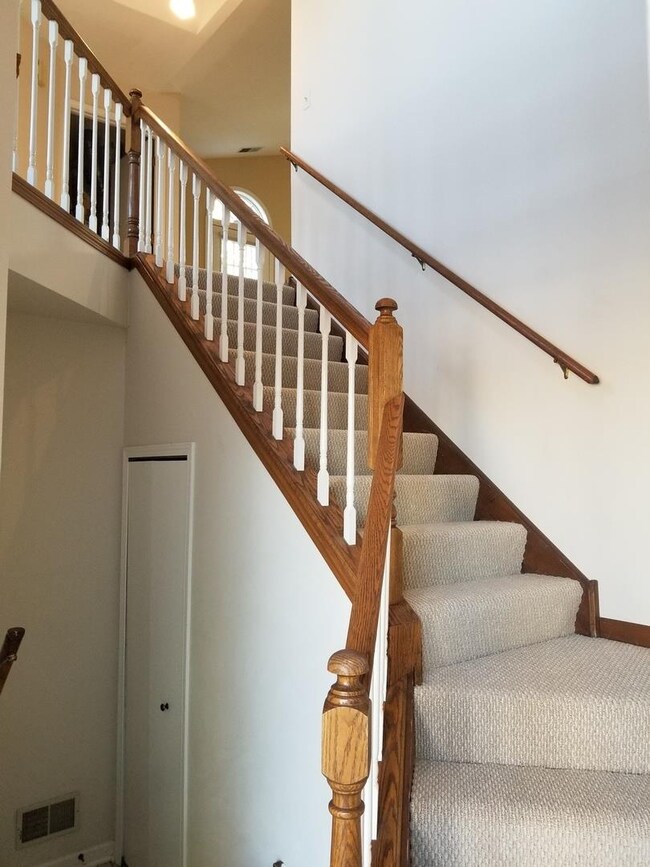 1280 Rhodes Ln unit 1280, Naperville, IL 60540 - photo 2