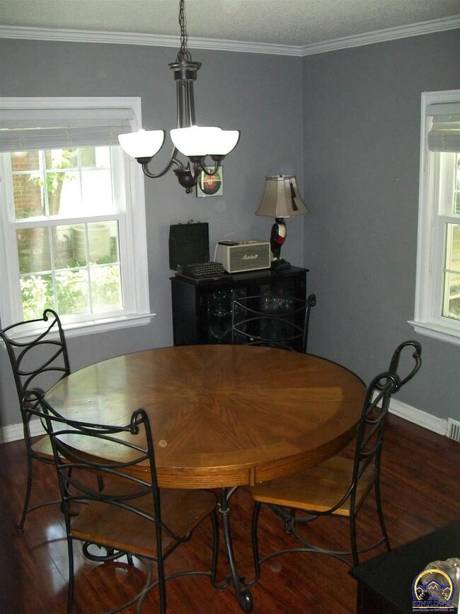 1722 SW Webster Ave, Topeka, KS 66604 - photo 5