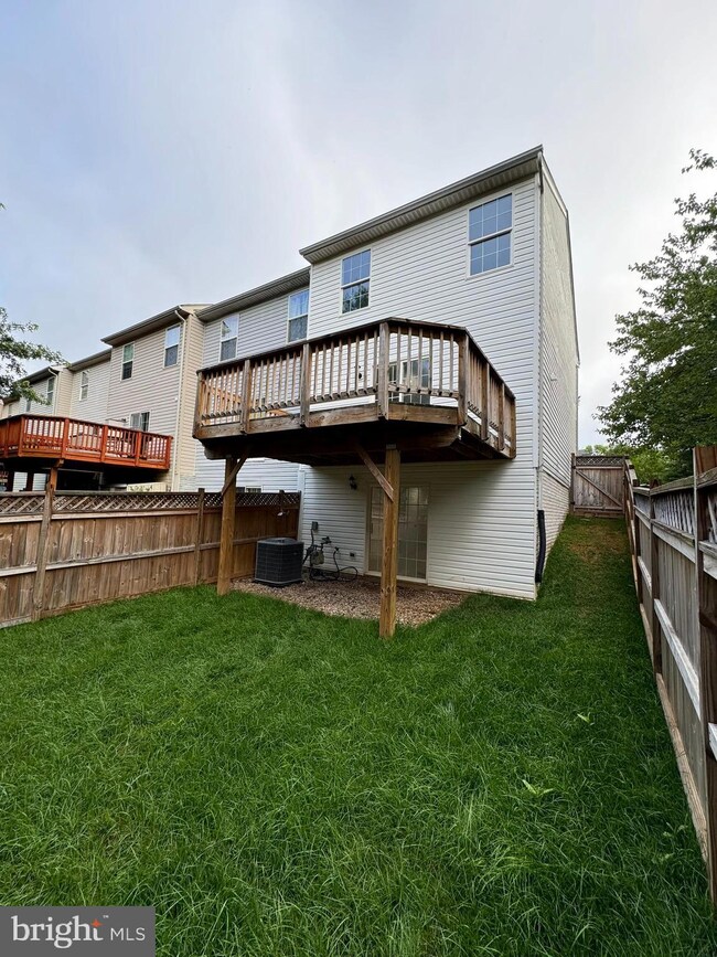 12900 Boggy Trail Way, Germantown, MD 20876 - photo 4