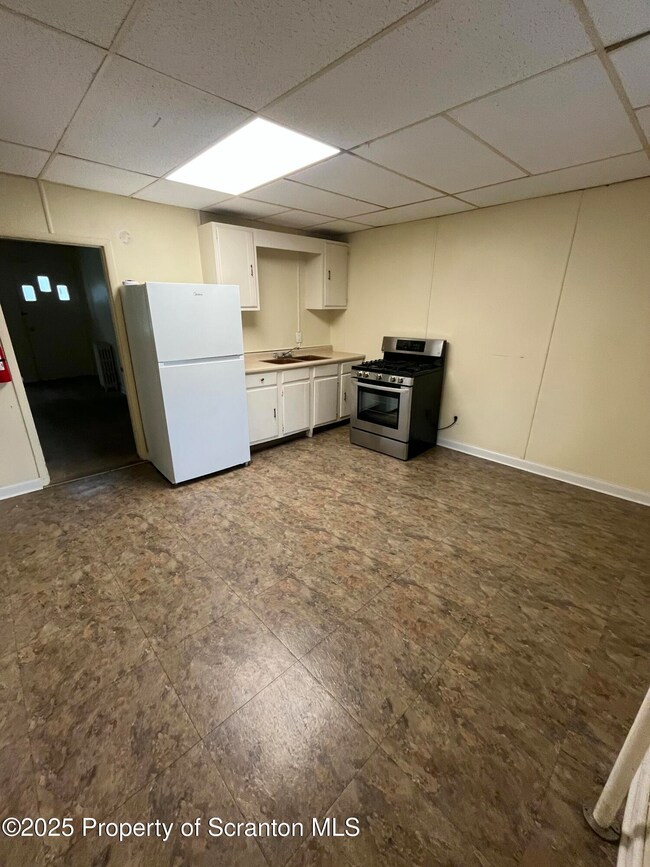 401 Prospect Ave unit 1, Scranton, PA 18505 - photo 3
