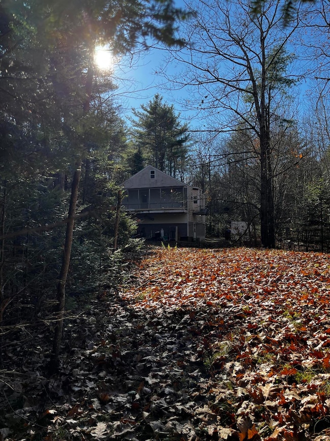 Exterior Back Yard Far 371 Carding Machi