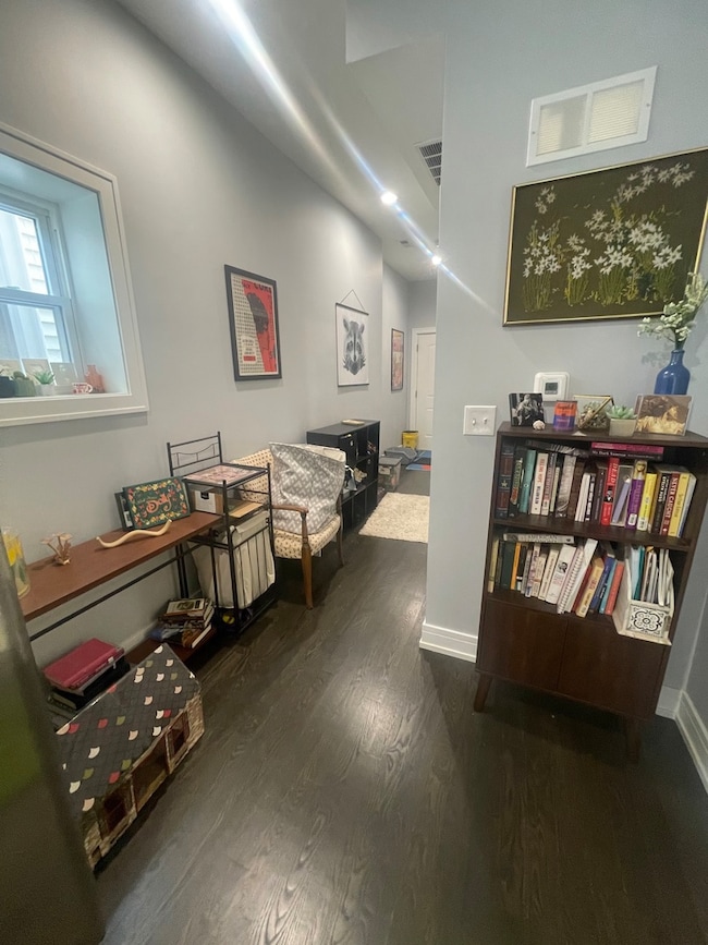 2917 N Gresham Ave unit 1, Chicago, IL 60618 - photo 4