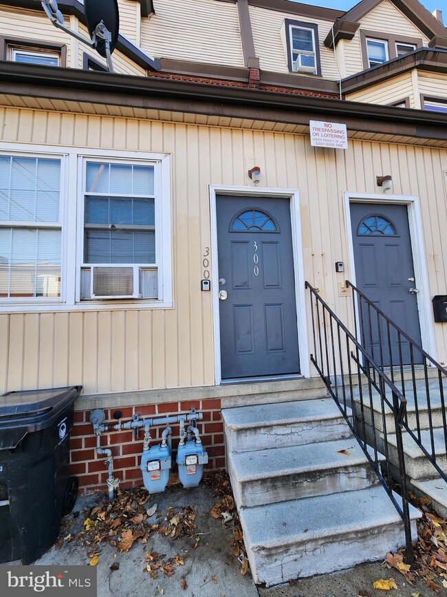 300 Concord Ave unit 2, Wilmington, DE 19802 - photo 2