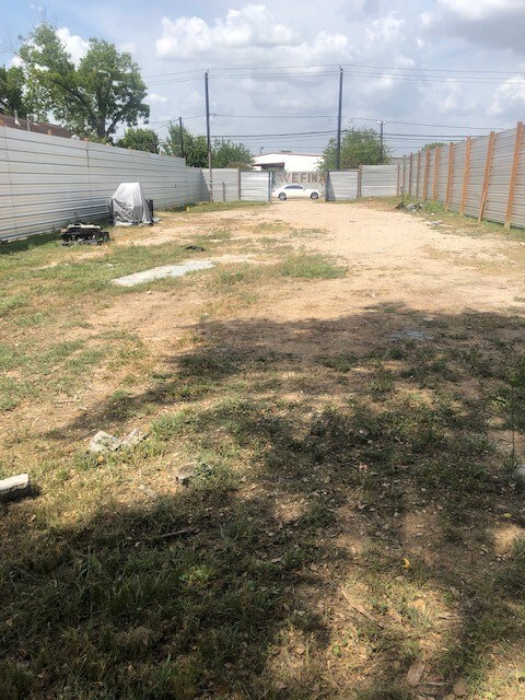 5887 W Montgomery St, Houston, TX 77091 - photo 4