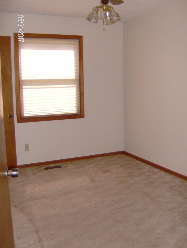 7587 Douglas Ave, Kalamazoo, MI 49009 - photo 7