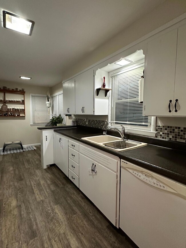 741 6th Ave SW, Pipestone, MN 56164 - photo 5