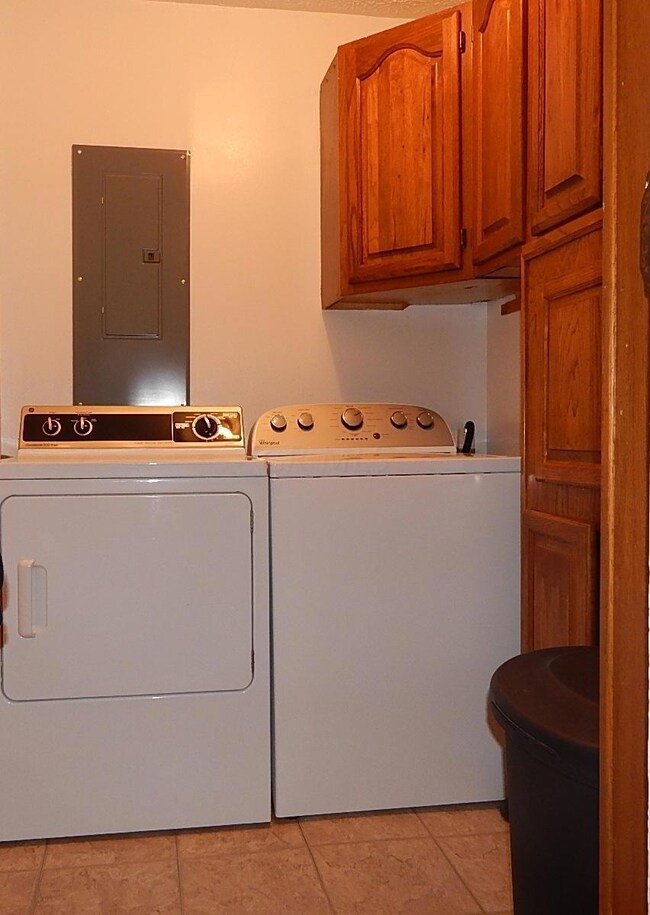 4068 Virginia Cir E, Columbus, OH 43213 - photo 3