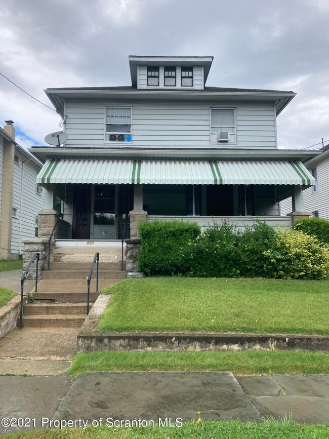 621 E Elm St, Scranton, PA 18505 - photo 2