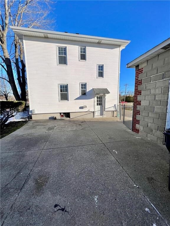 1579 Cranston St unit 2, Cranston, RI 02920 - photo 3