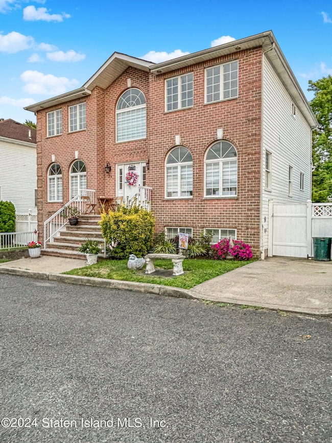 24 Sapphire Ct, Staten Island, NY 10307 - photo 2