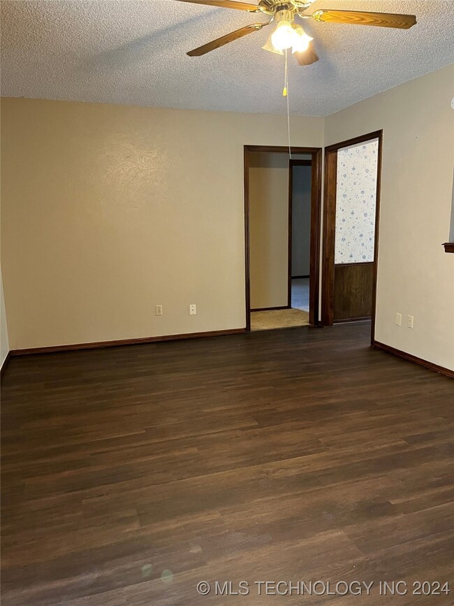 904 W 24th St, Ada, OK 74820 - photo 4