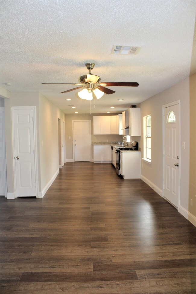 2506 Lynnfield St, Houston, TX 77093 - photo 3