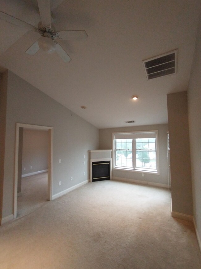 2 Crestview Cir unit 96, Londonderry, NH 03053 - photo 7