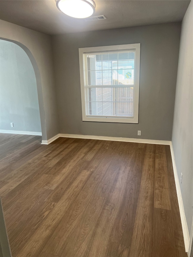 3705 Ellsmere Ct, Fort Worth, TX 76103 - photo 6