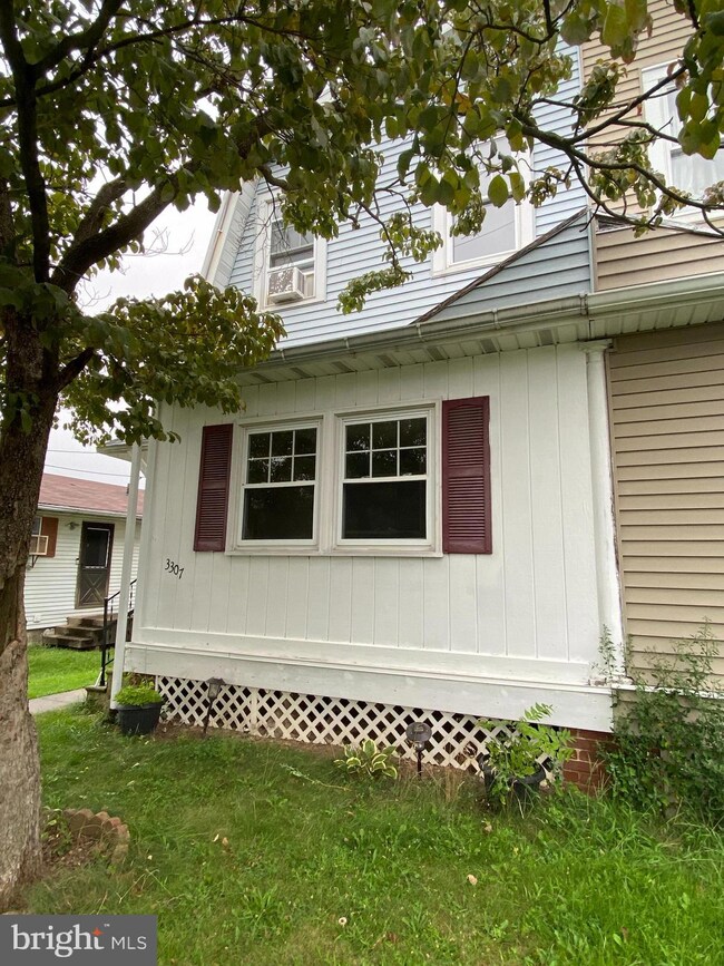 3307 Fremont St, Reading, PA 19605 - photo 3