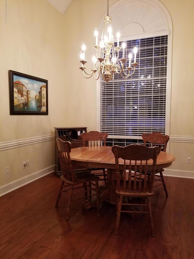 Golden Oaks Dining Room
