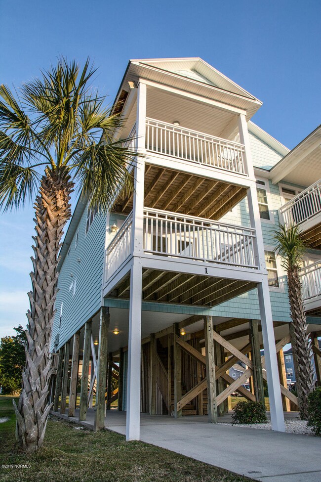 802 Canal Dr unit 1, Carolina Beach, NC 28428 - photo 3