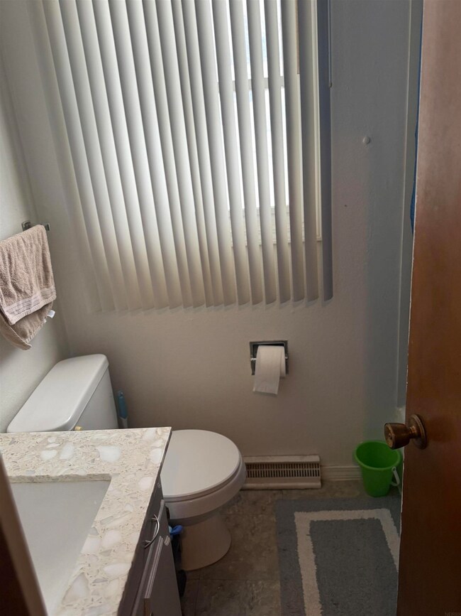 114 Sunset Rd unit 2, Waterloo, IA 50701 - photo 5