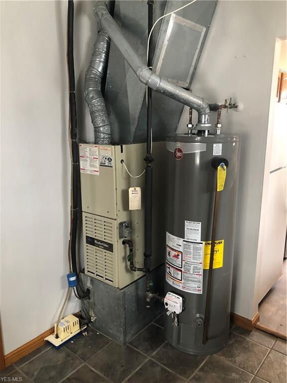 292 Gayle Dr, Sheffield Lake, OH 44054 - photo 7