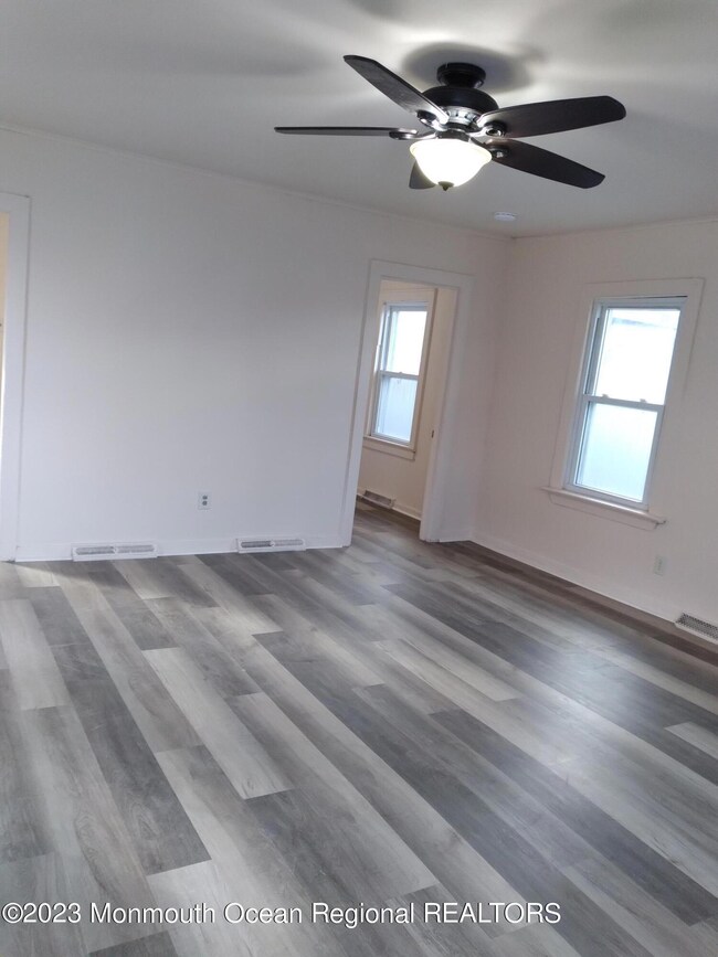 9 Nevada Ave, North Middletown, NJ 07748 - photo 5