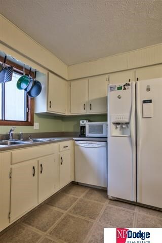 13084 Ames Ave, Omaha, NE 68164 - photo 7