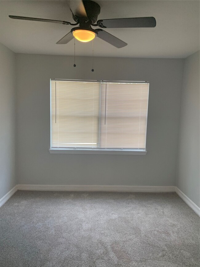 4311 Busiek St, Houston, TX 77022 - photo 7