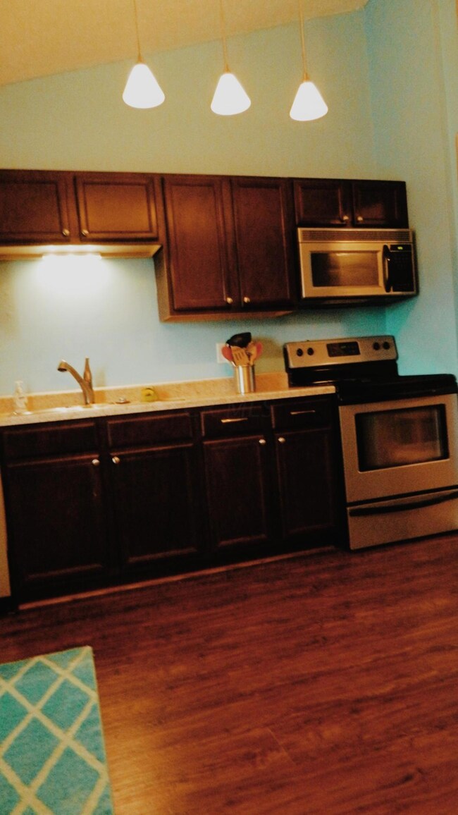 Kitchen 2.jpg