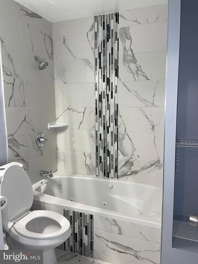 2838 Edgecombe Cir S, Baltimore, MD 21215 - photo 5