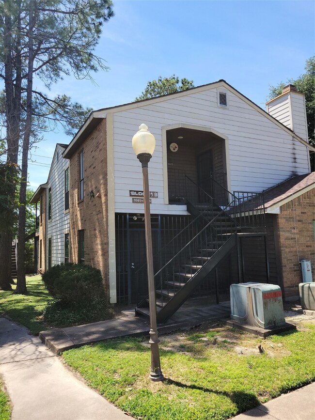 7200 T C Jester Blvd unit 1804, Houston, TX 77088 - photo 2