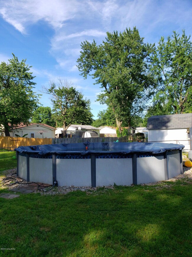 6105 Theiler Ln, Louisville, KY 40229 - photo 2