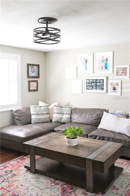 2627 Wilson Cir, Lutz, FL 33548 - photo 4