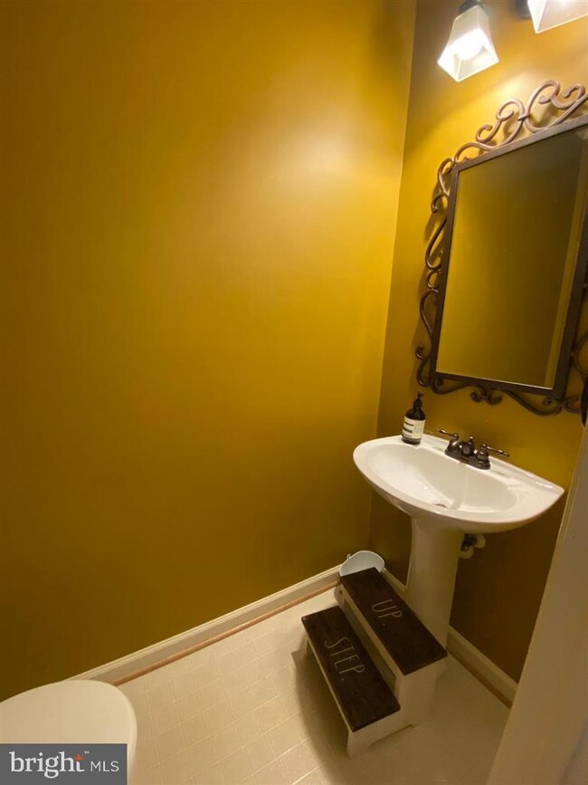 2005 Madrillon Springs Ct, Vienna, VA 22182 - photo 5